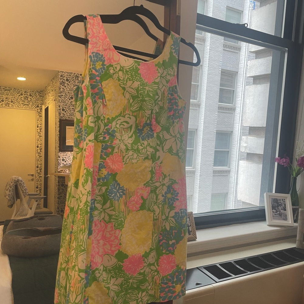 Lilly Pulitzer Shift Dress ~ (size 2)